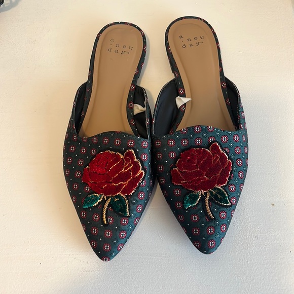 a new day Shoes - A New Day Rose Embroidered Mules Size 6